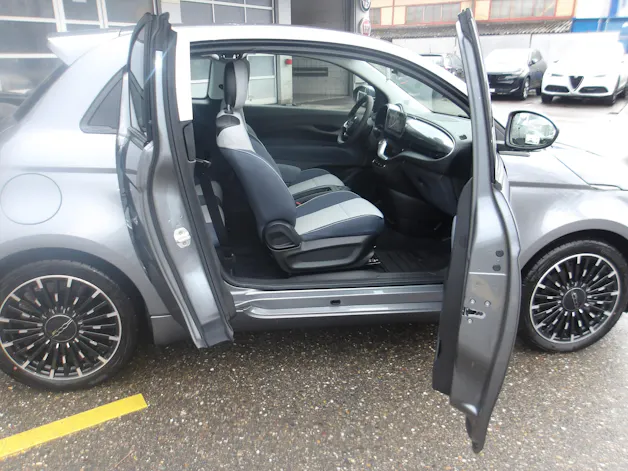 Fiat 500 3+1 electric 87 kW Icon