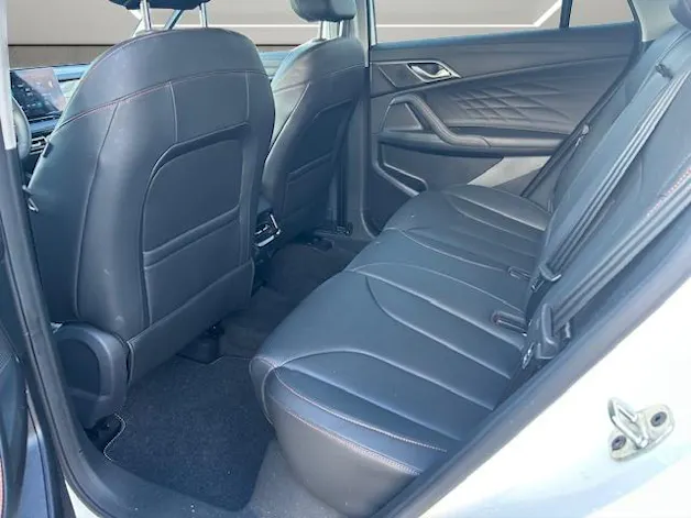 MG HS 1.5 T HEV Luxury