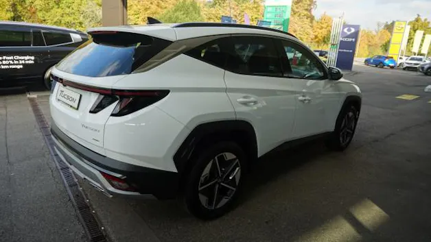 Hyundai Tucson 1.6 48V Amplia 4WD