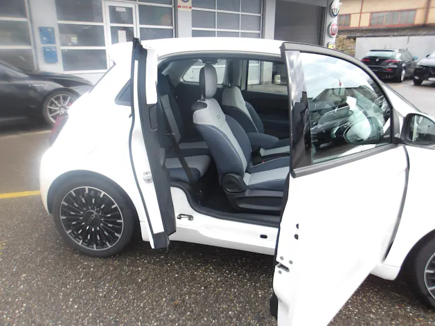 Fiat 500 3+1 electric 87 kW Icon