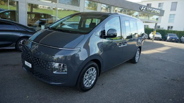 Hyundai Staria W. 1.6 HEV Amplia