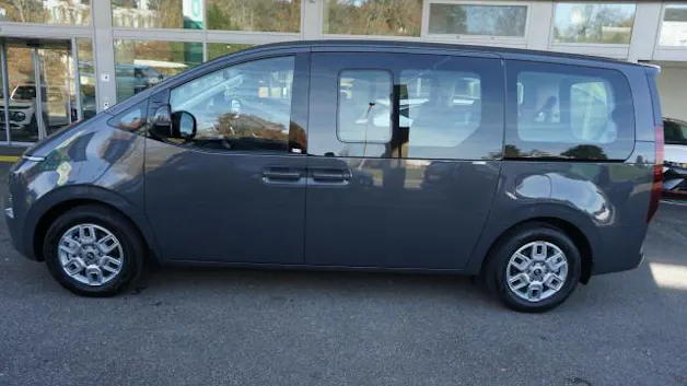 Hyundai Staria W. 1.6 HEV Amplia