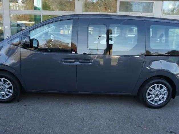 Hyundai Staria W. 1.6 HEV Amplia
