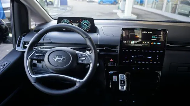 Hyundai Staria W. 1.6 HEV Amplia
