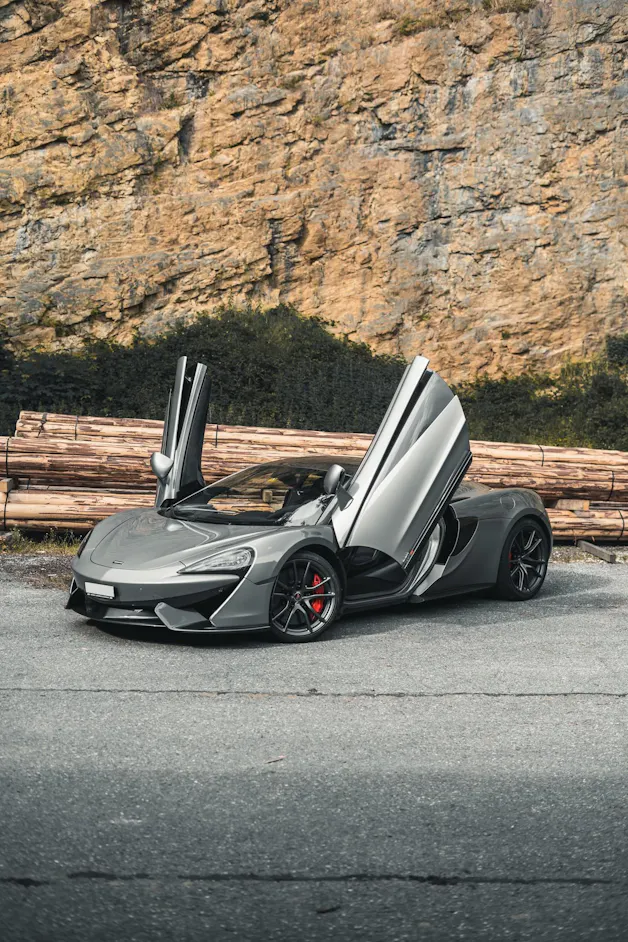 McLaren 570S Coupé 3.8 V8 SSG