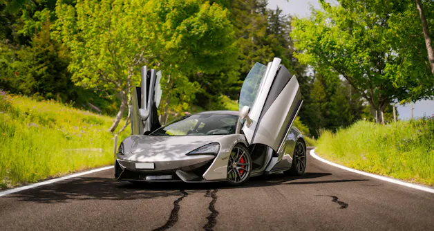 McLaren 570S Coupé 3.8 V8 SSG