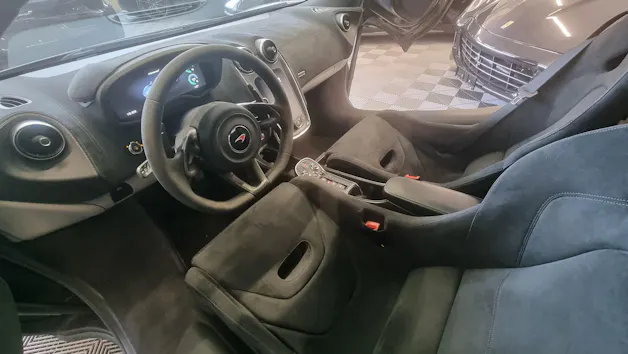 McLaren 570S Coupé 3.8 V8 SSG