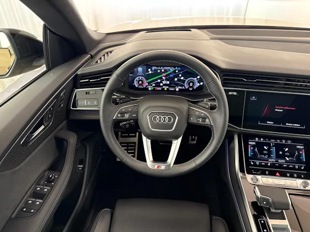 Audi Q8 SUV TDI quattro 210kW S line