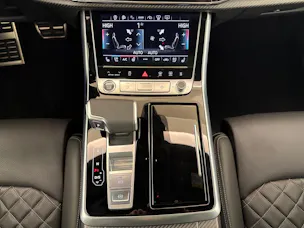 Audi Q8 SUV TDI quattro 210kW S line