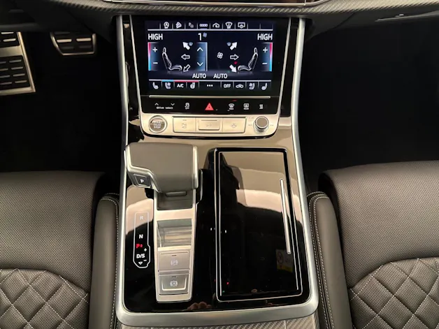 Audi Q8 SUV TDI quattro 210kW S line