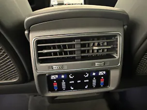 Audi Q8 SUV TDI quattro 210kW S line