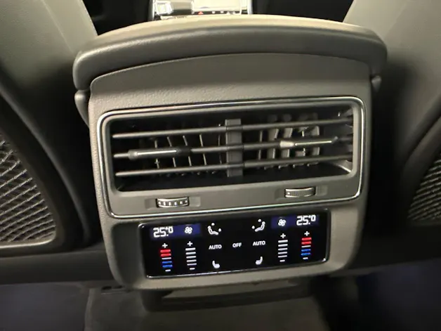 Audi Q8 SUV TDI quattro 210kW S line