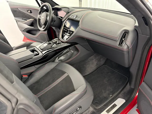 Aston Martin DBX 707 4.0 V8