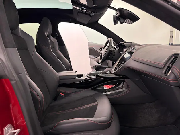 Aston Martin DBX 707 4.0 V8