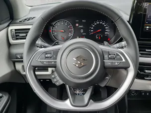 Suzuki Swift 1.2 Sakura Top Hybrid