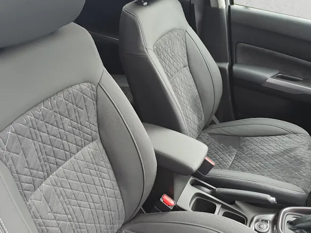 Suzuki Vitara 1.4 T Sakura Top Hybrid 4x4