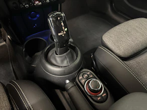 https://vehicle.imgix.net/4295737/4b01b3c1-bf0f-4699-b3dd-6b08991c53a5.jpg