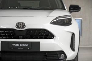 Fahrzeugbild TOYOTA Yaris Cross 1.5 VVT-i HSD Premium AWD-i