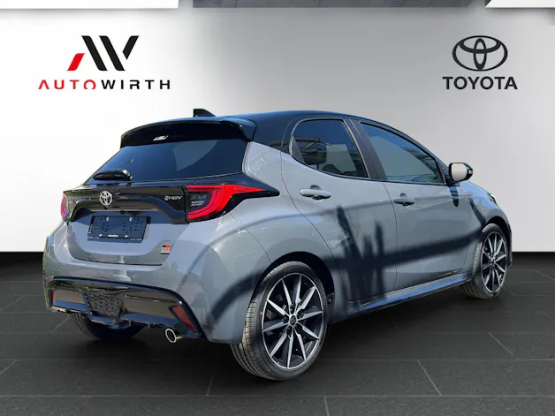 Toyota Yaris 1.5 VVT-i HSD GR Sport