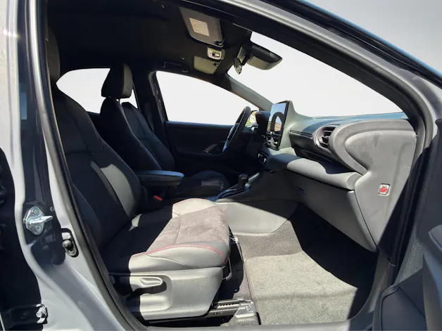 Toyota Yaris 1.5 VVT-i HSD GR Sport