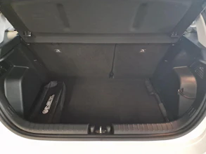 https://vehicle.imgix.net/4295876/6768f876-c78f-4dec-ab0e-7283df3b0a04.jpg