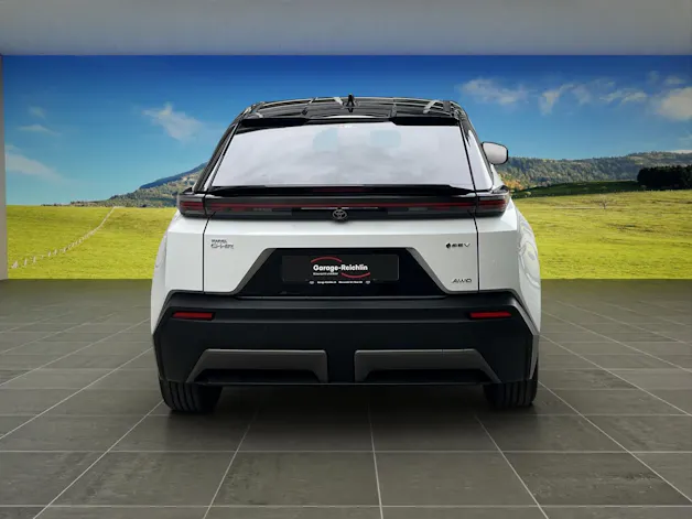 Toyota C-HR+ Premium AWD