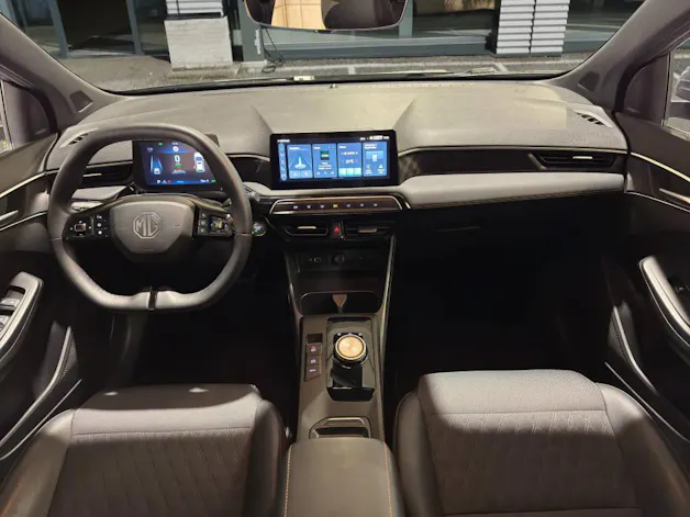 MG 3 1.5 Hybrid Luxury 195 ch