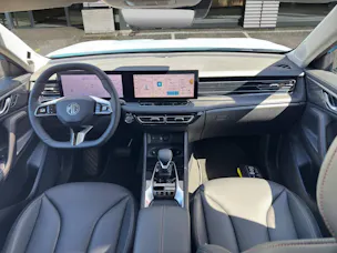MG HS 1.5 Hybrid Luxury 224 ch