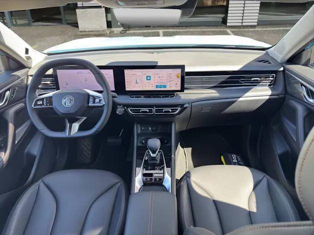MG HS 1.5 Hybrid Luxury 224 ch