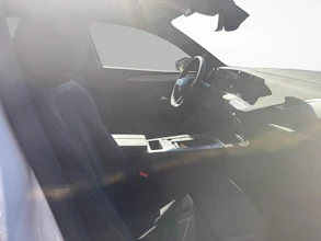 https://vehicle.imgix.net/4296144/d4f53f1e-4a51-46a0-b97b-b77aa6486fbb.jpg