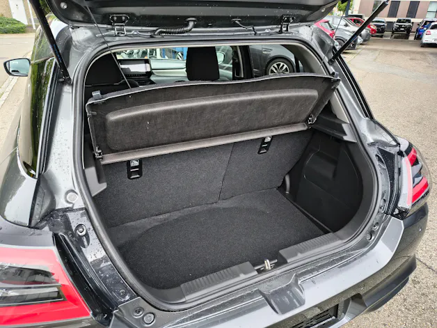 Suzuki Swift 1.2 Sakura Hybrid