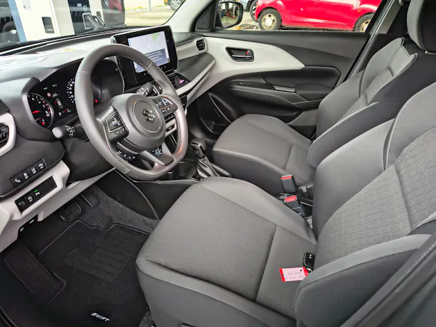 Suzuki Swift 1.2 Sakura Hybrid