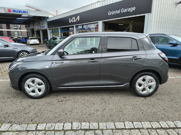 Suzuki Swift 1.2 Sakura Hybrid