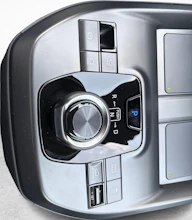 https://vehicle.imgix.net/4296156/b5038b23-ba94-4e59-8b77-1345c010f102.jpg