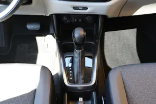 Suzuki Swift 1.2 Sakura Top Hybrid