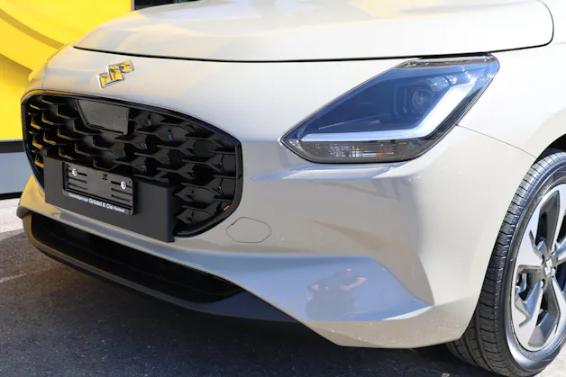 Suzuki Swift 1.2 Sakura Top Hybrid
