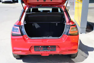 Suzuki Swift 1.2 Sakura Top Hybrid