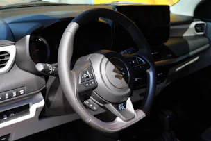 Suzuki Swift 1.2 Sakura Top Hybrid