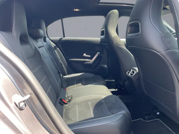 Mercedes-Benz A 250 AMG Line 4m