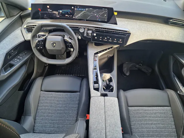 Peugeot 5008 1.2 Hybrid Allure