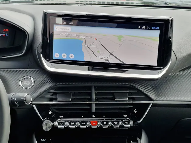 Peugeot 2008 1.2 Hybrid Allure Premium