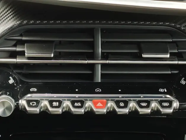 Peugeot 2008 1.2 Hybrid Allure
