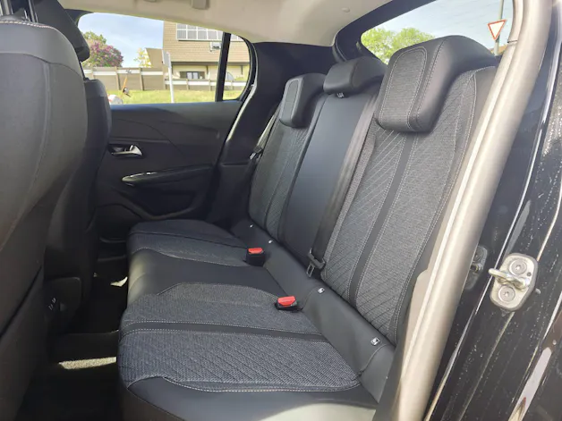 Peugeot 208 1.2 Hybrid Allure Premium