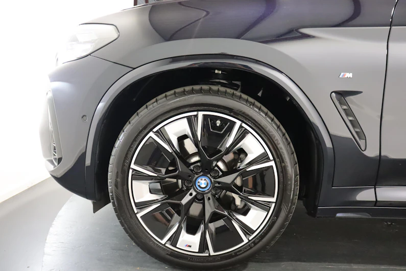 Fahrzeugbild BMW iX3