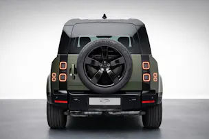 Land Rover Defender 110 3.0 D I6 250 X-Dynamic SE