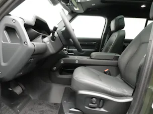 Land Rover Defender 110 3.0 D I6 250 X-Dynamic SE