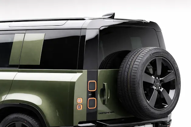 Land Rover Defender 110 3.0 D I6 250 X-Dynamic SE
