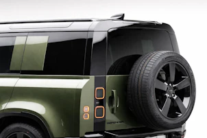 immagine del veicolo LAND ROVER Defender 110 3.0 D I6 250 X-Dynamic SE