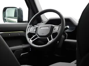 Land Rover Defender 110 3.0 D I6 250 X-Dynamic SE