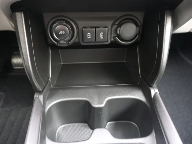 Suzuki Swift 1.2 Sakura Top Hybrid